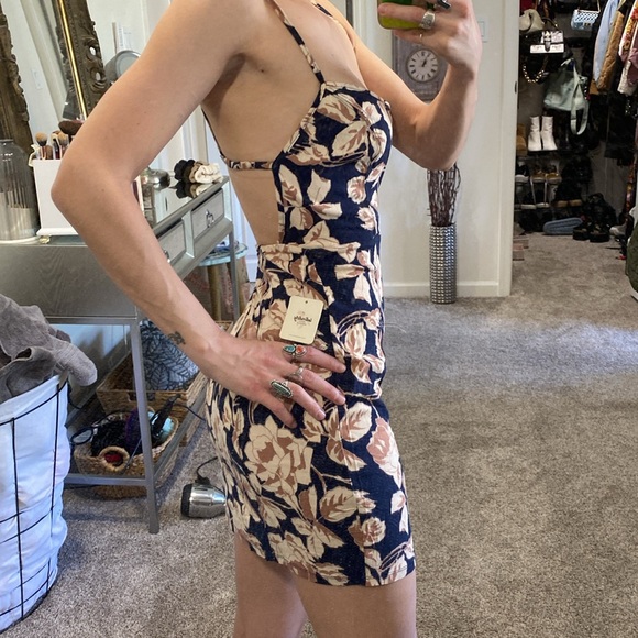 🌼 NWT Free People Floral Strappy back open back mini dress very flattering - Picture 12 of 17